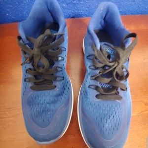 Womens nike size 8.5